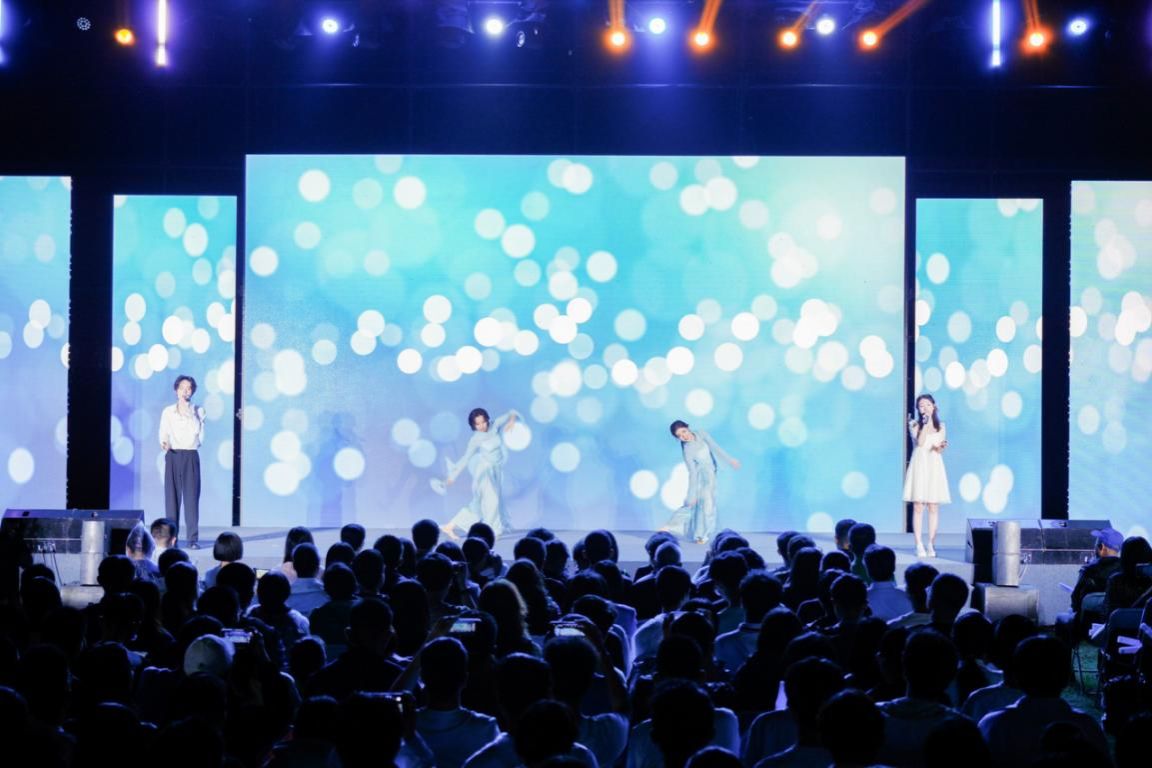 北京大学举行2026年“未名映秋月，博雅颂家国”国庆中秋晚会6.jpg