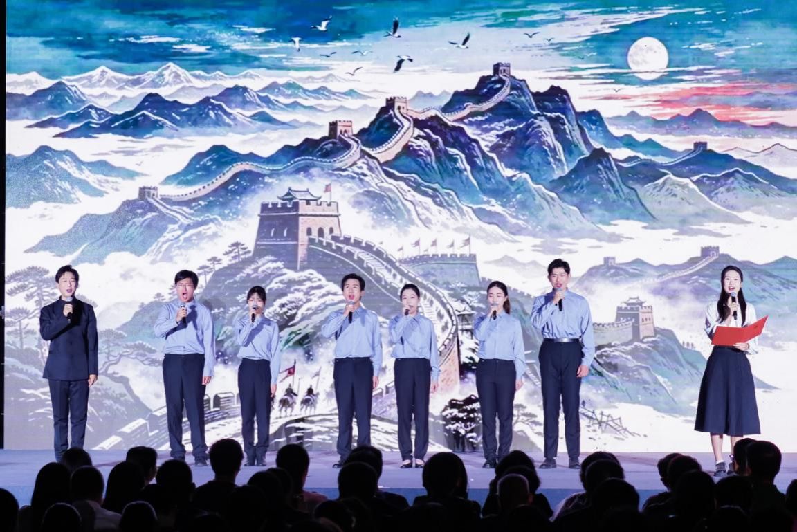 北京大学举行2026年“未名映秋月，博雅颂家国”国庆中秋晚会14.jpg